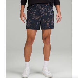 Lululemon Bowline 5” Shorts Variegated Bloom True Navy Multi Men's Size Medium